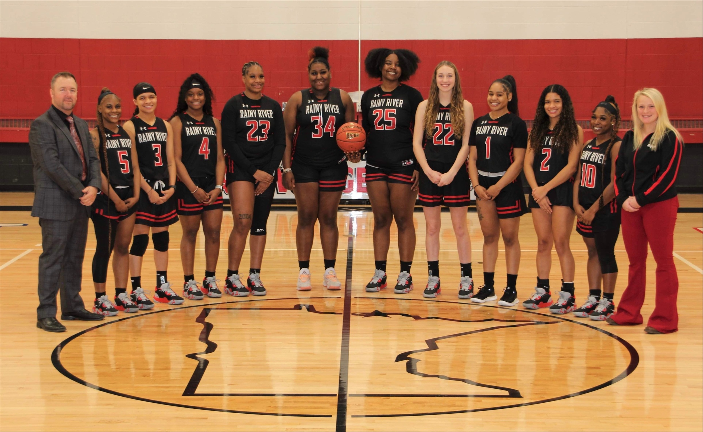 Women's Basketball Team Finishes in 3rd Place in the MCAC Northern Division